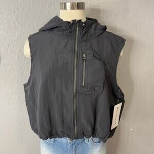 NWT Athleta Pursuit Vest, XL 768744